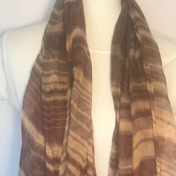 WOT Lightweight Scarf - Picture 5 of 10